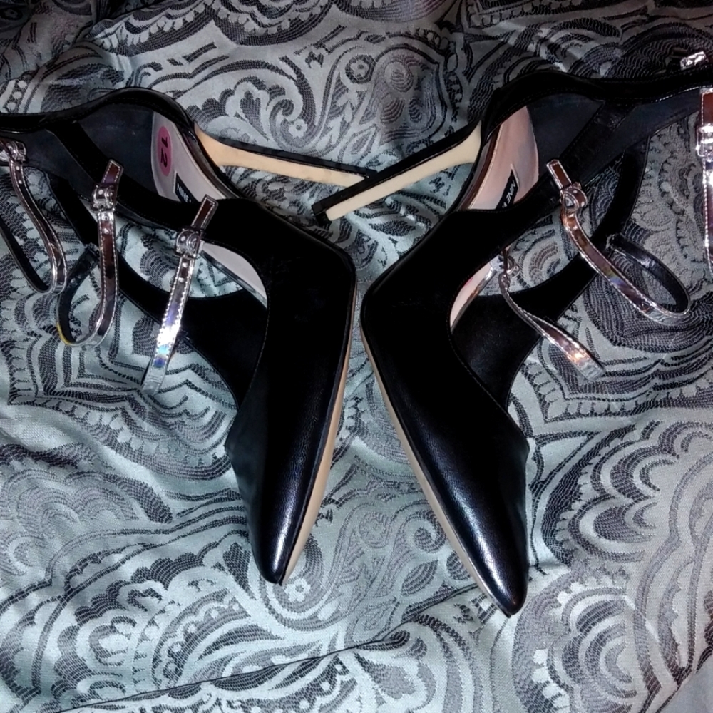 Size 12 blk Nine West heels